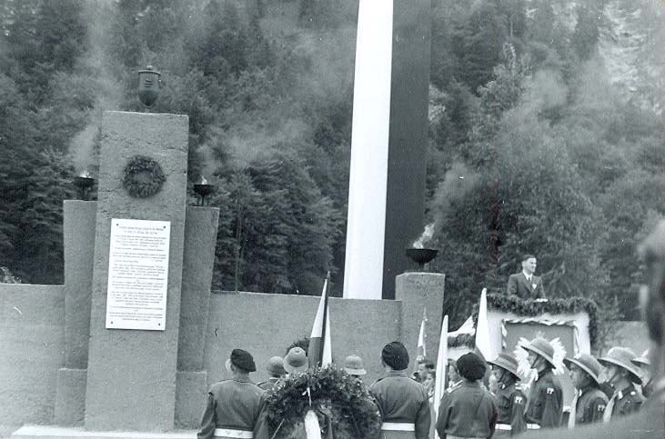 Image 4 of 10  -  64 kB